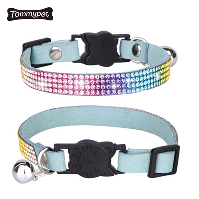 2021 nueva hebilla de seguridad Collar de perro de diamantes de colores brillantes para mascotas de cuero para mascotas con campana